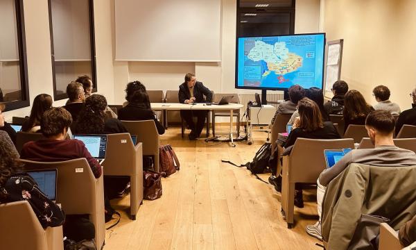 Dentro l'analisi geopolitica.